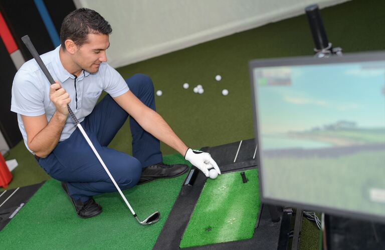 インドアのゴルフレッスンを実施 | 福岡市西区のゴルフスクールならIMPACT Golf Studio